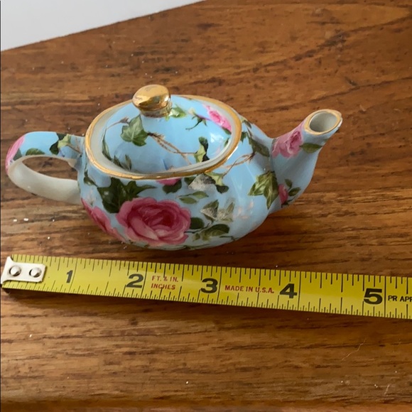 (2) Special place miniature China tea pots - Picture 4 of 9